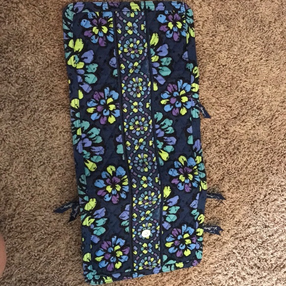 Vera Bradley travel bathroom bag. - Picture 4 of 4